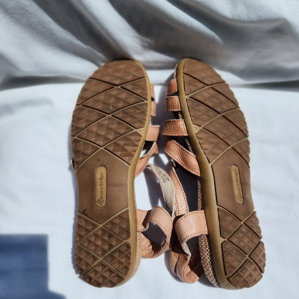 Baretraps Women Tan/brown leather upper sandals with buckle size 9.5 Medium - Picture 3 of 6